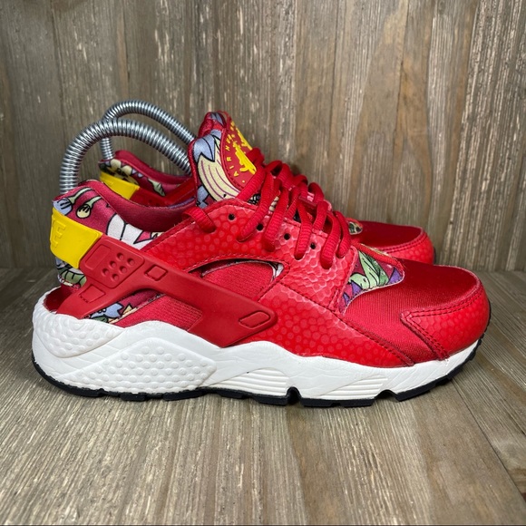 Nike Shoes - Nike Air Huarache Run Print Red Aloha Womens Size 7.